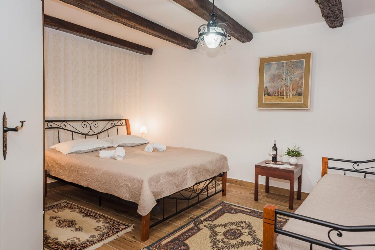 Tri Mudraca Inn Karanac Esterno foto