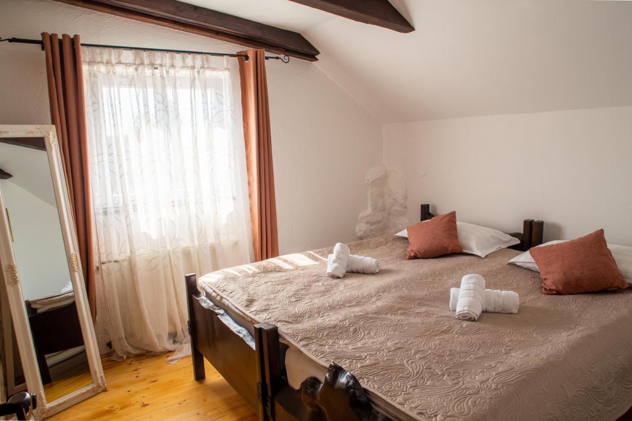 Tri Mudraca Inn Karanac Esterno foto